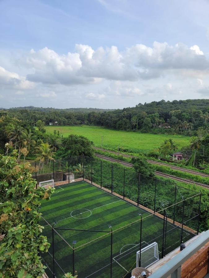 Beeza Clubhouse Hotel Kottajam Kültér fotó