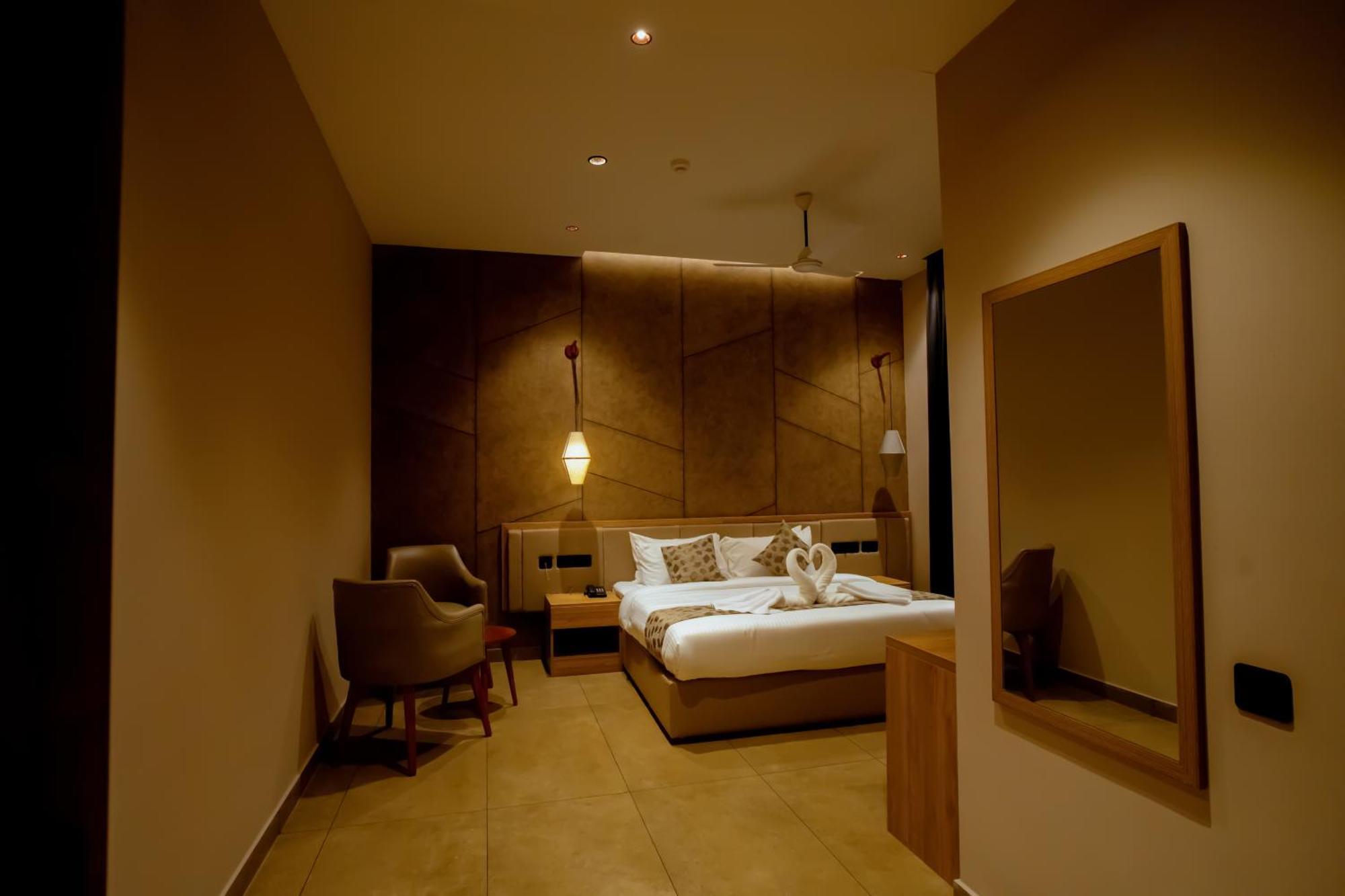 Beeza Clubhouse Hotel Kottajam Kültér fotó